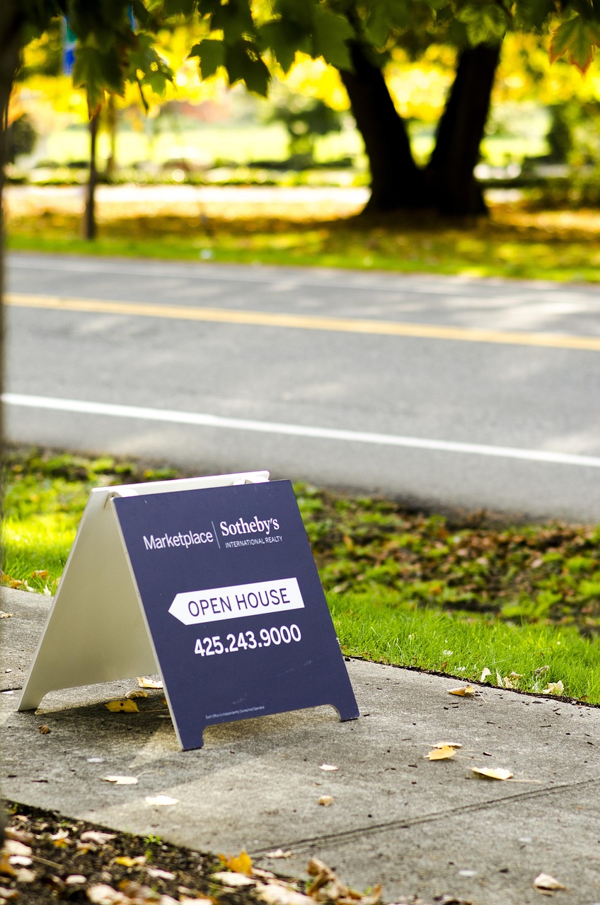 open-house-sign-board-on-the-street